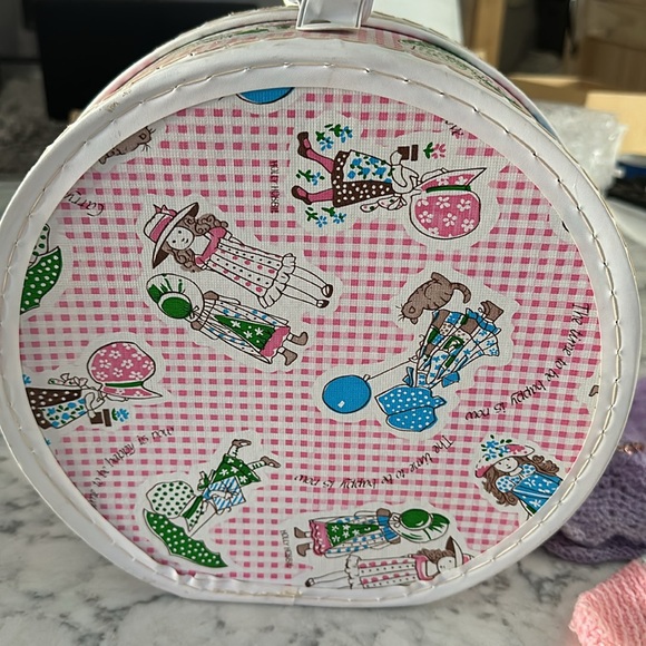 Doll with extras in Collector Hollie Hobbie Case - Picture 10 of 12